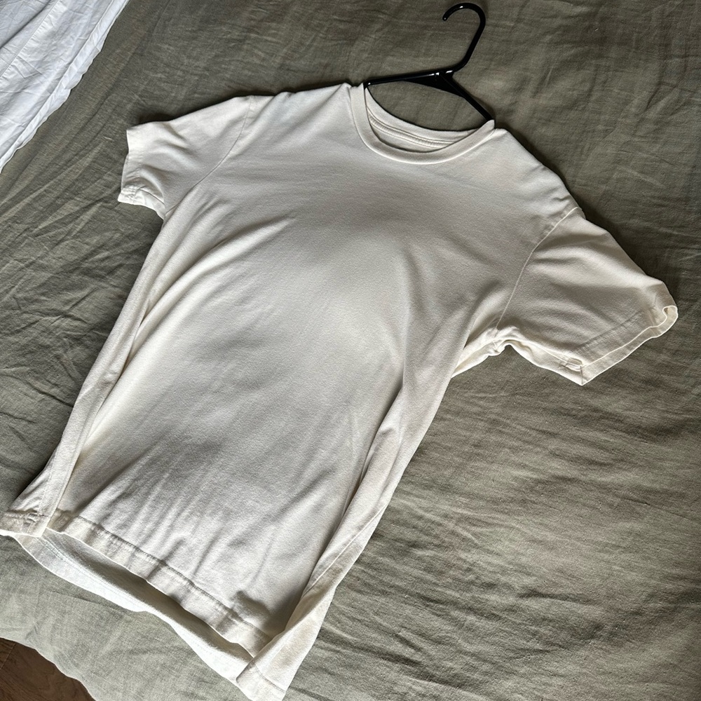 True Classic Men’s Crew Neck T-Shirt – Off-White / Bone – Size Medium
